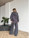 Жіночий теплий костюм вiльного крою графiтового кольору 35296