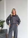 Жіночий теплий костюм вiльного крою графiтового кольору 35296