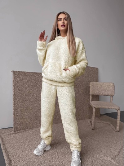 Жіночий теплий костюм з хутра Теддi молочного кольору 35882