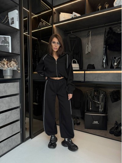 Жіночий теплий костюм з капюшоном чорного кольору 35273