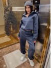 Жіночий теплий костюм з капюшоном графiтового кольору 35437