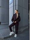 Жіночий теплий костюм з капюшоном коричневого кольору 34517