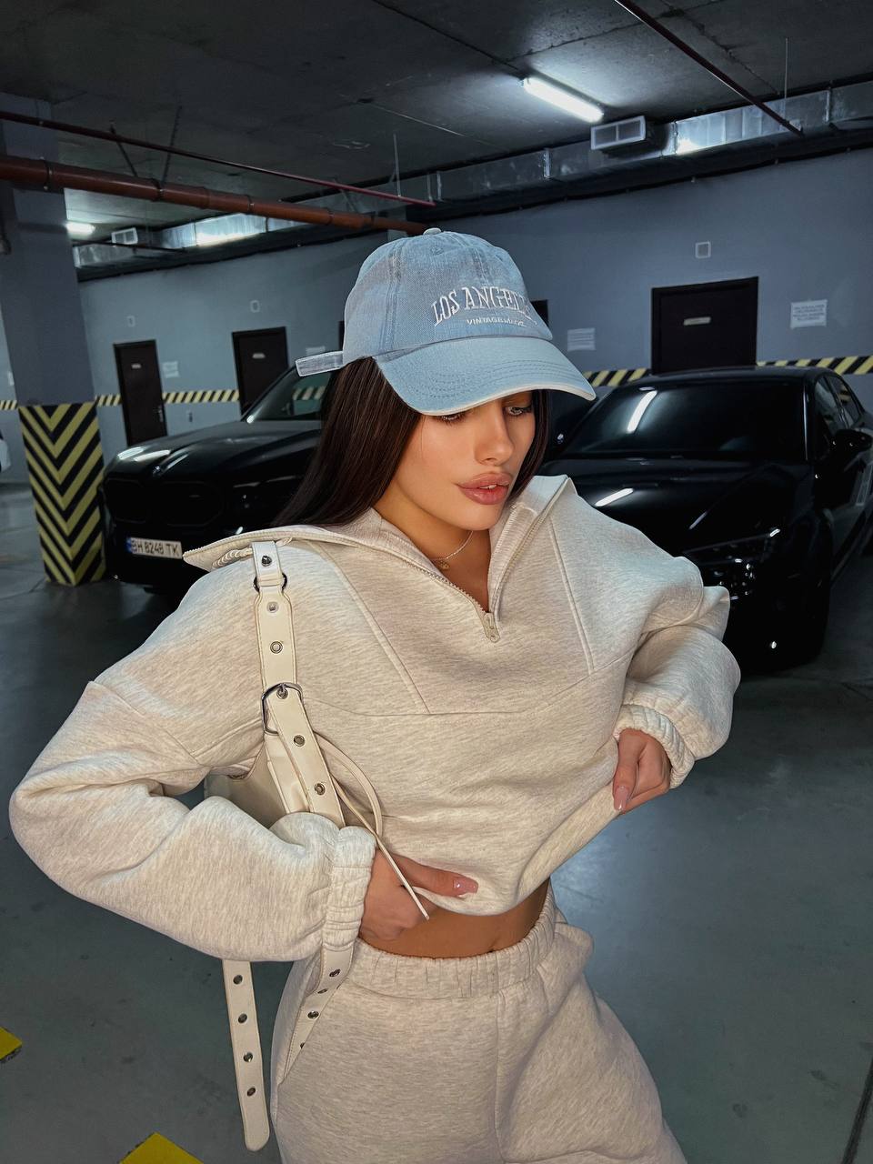 Жіночий теплий костюм з капюшоном сiрого кольору 35434