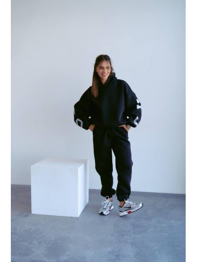 Жіночий теплий костюм з написом чорного кольору 34213