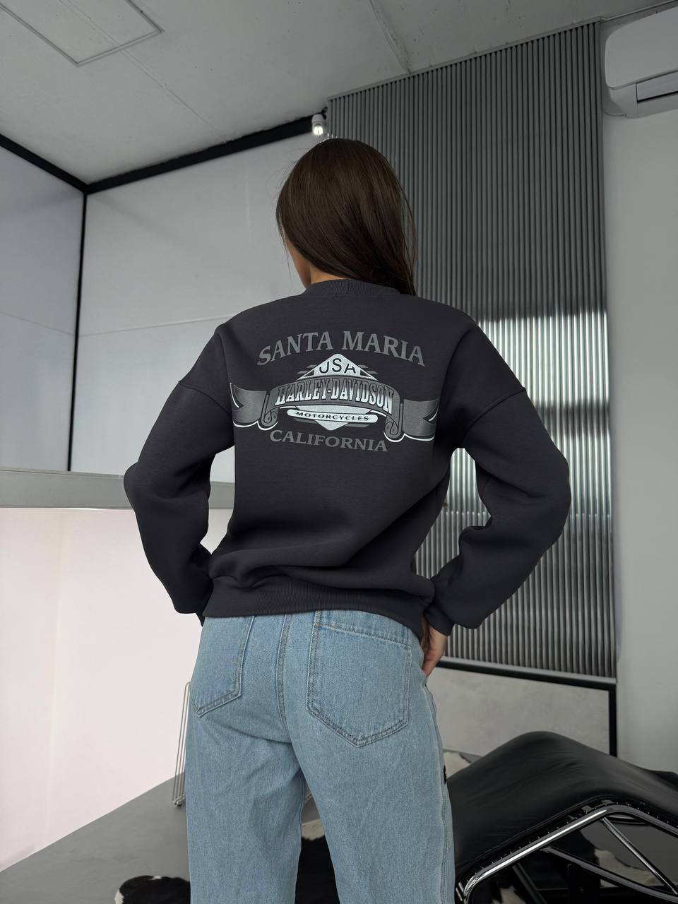 Жіночий теплий світшот графiтового кольору 30143