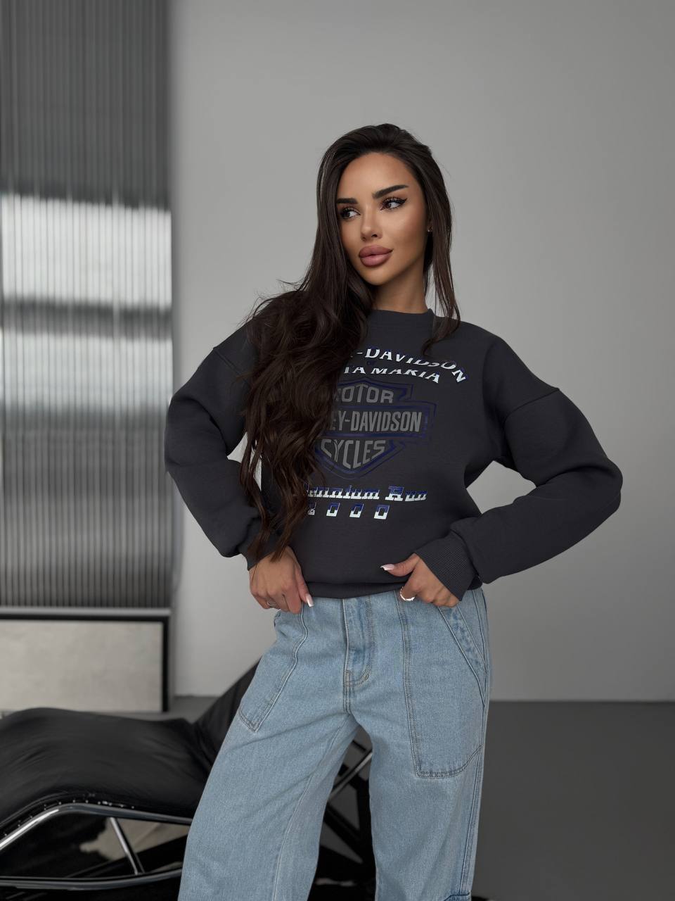 Жіночий теплий світшот графiтового кольору 30143