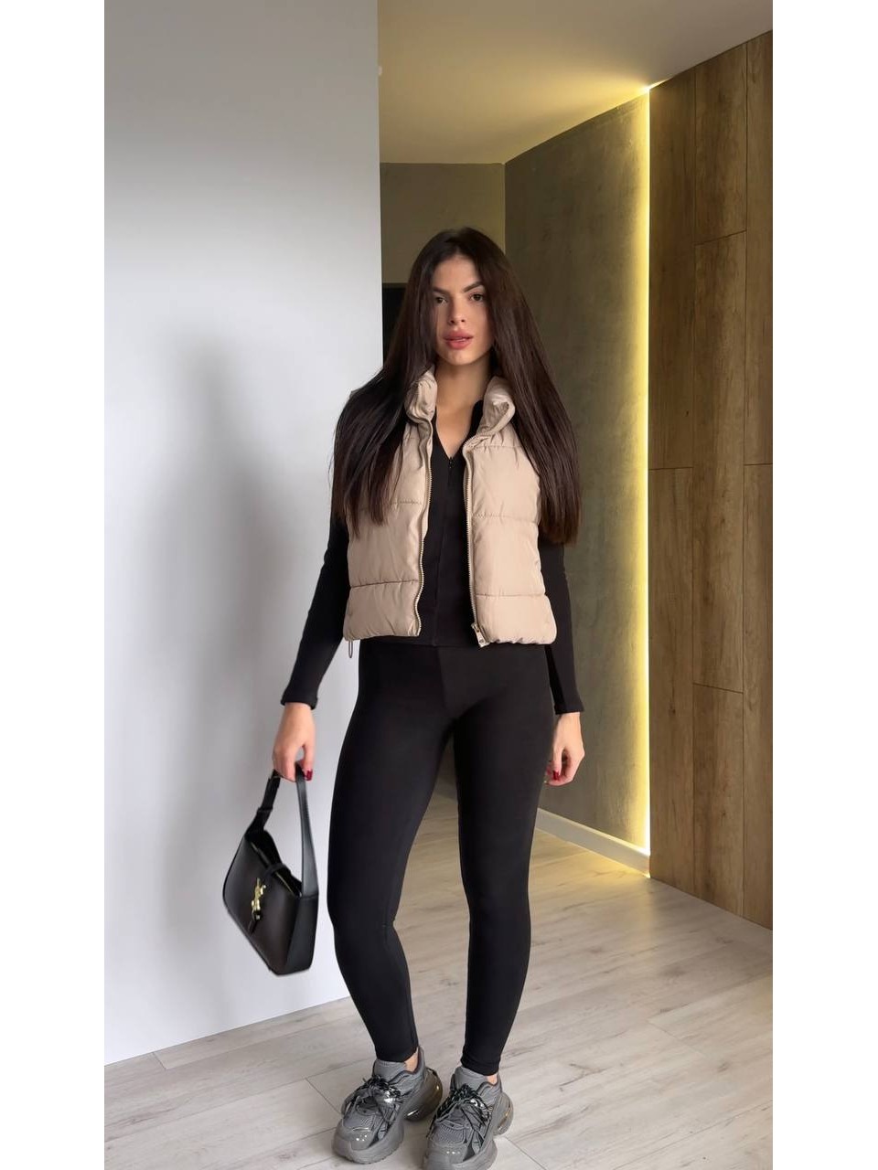 Жіночий теплий термокостюм чорного кольору 35597