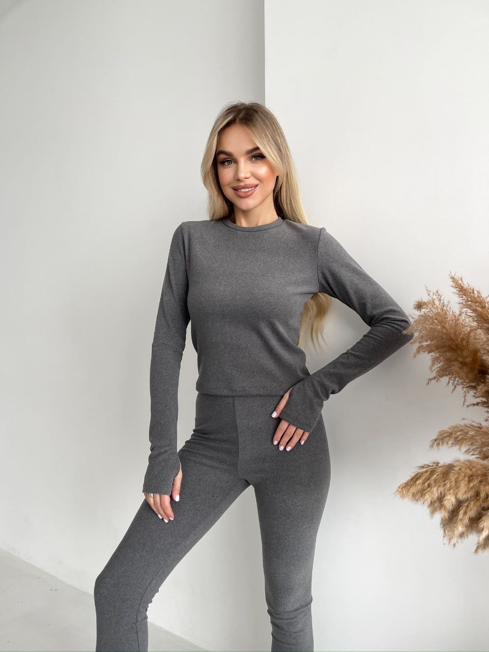 Жіночий теплий термокостюм графiтового кольору 35657