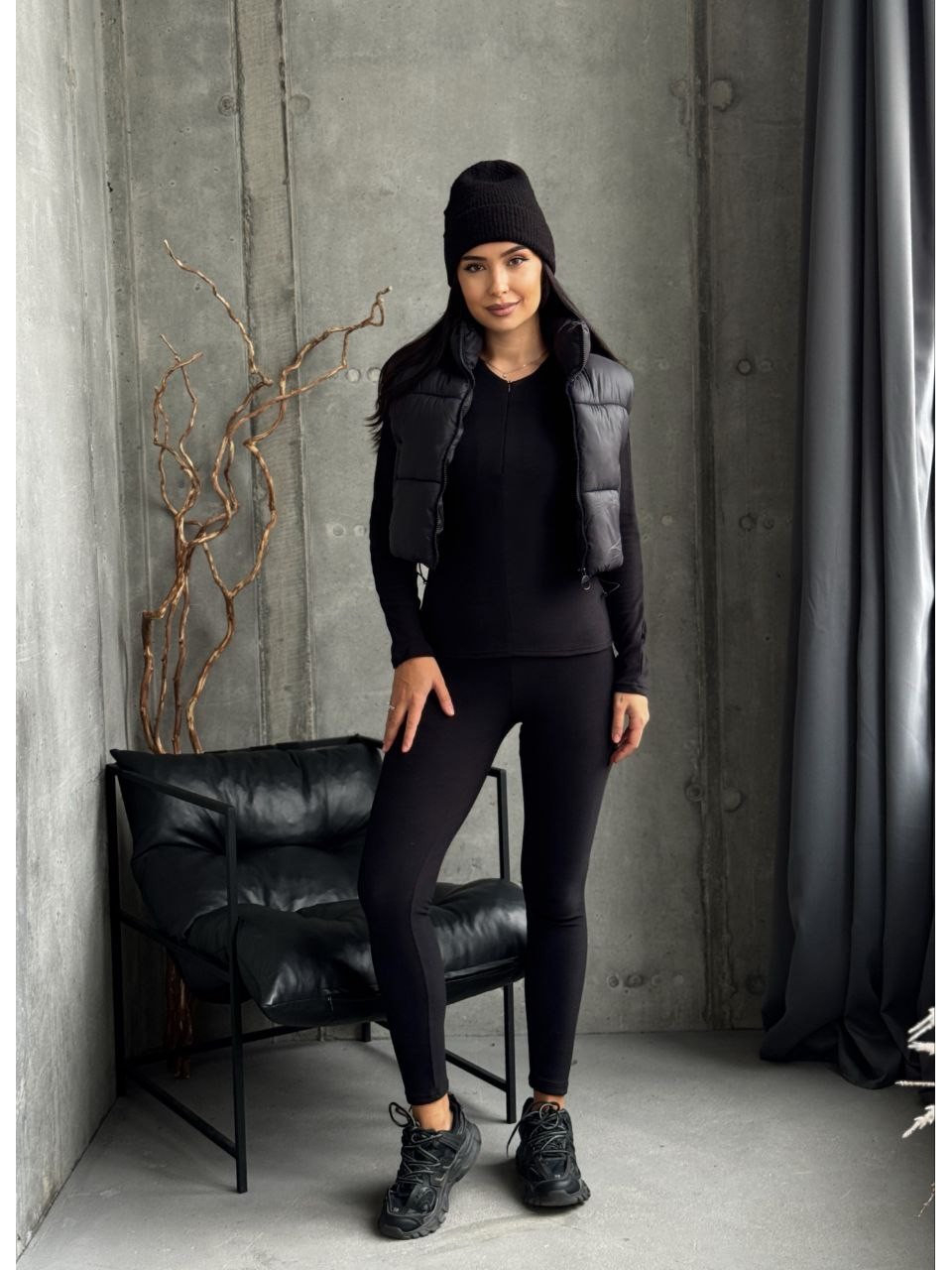 Жіночий термо-костюм чорного кольору 29924