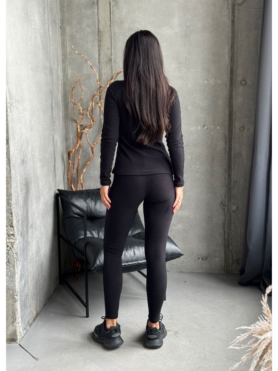 Жіночий термо-костюм чорного кольору 29924