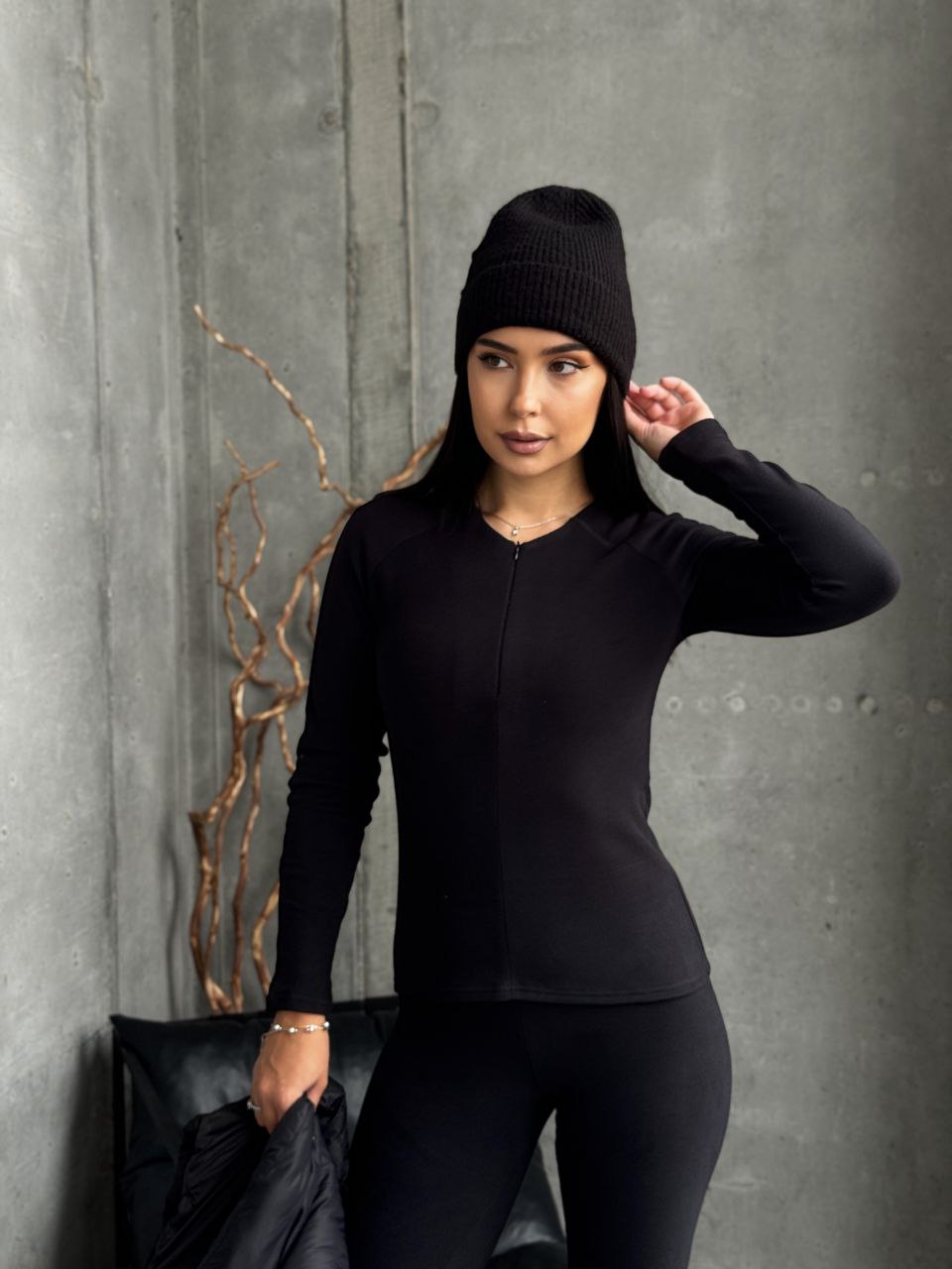 Жіночий термо-костюм чорного кольору 29924