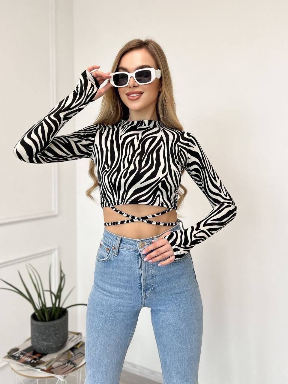 Женский топ с рукавом на завязках черно-белого цвета 34714