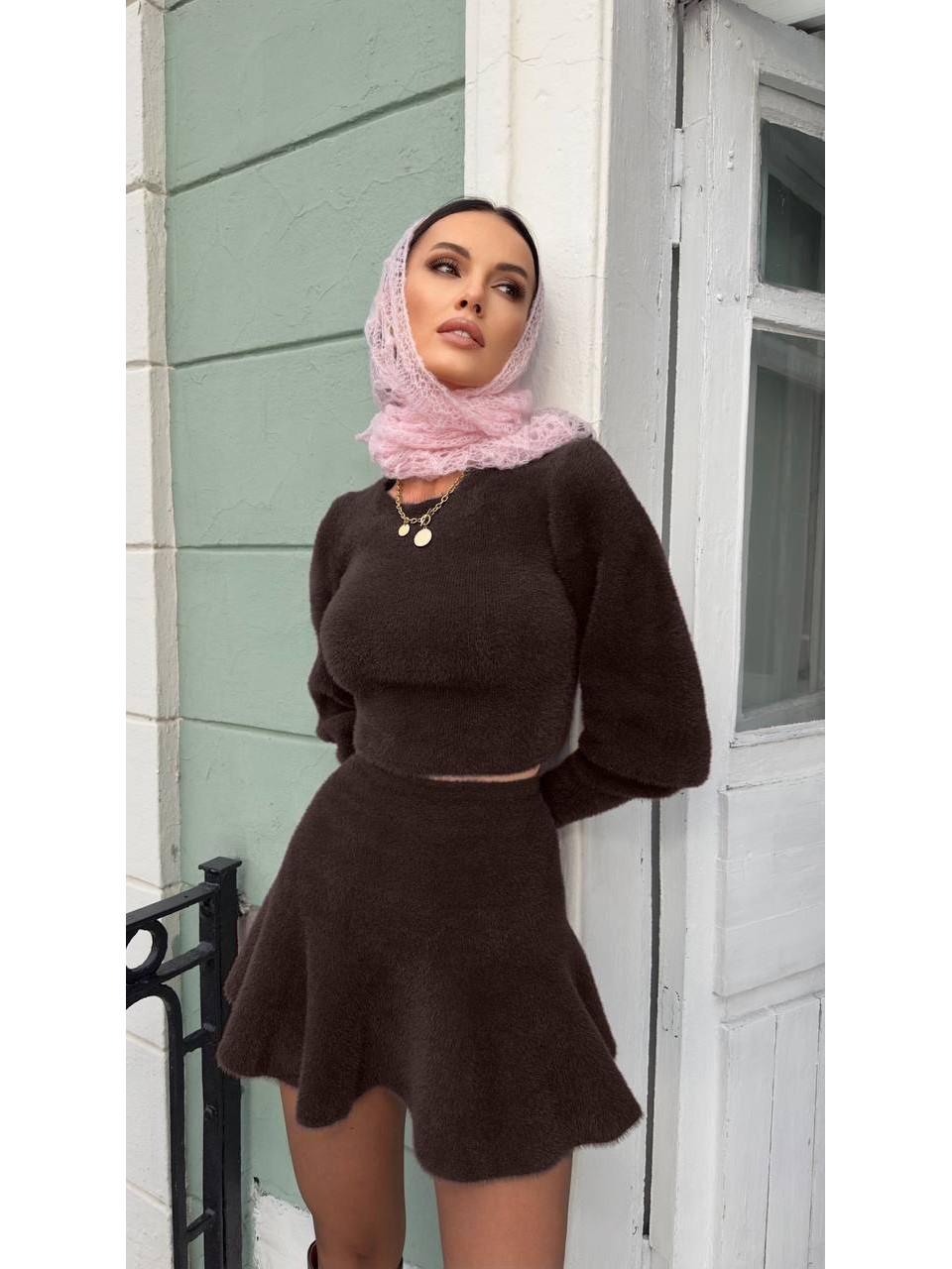 Жiночий укорочений светр + спідниця з альпаки коричневого кольору 36098