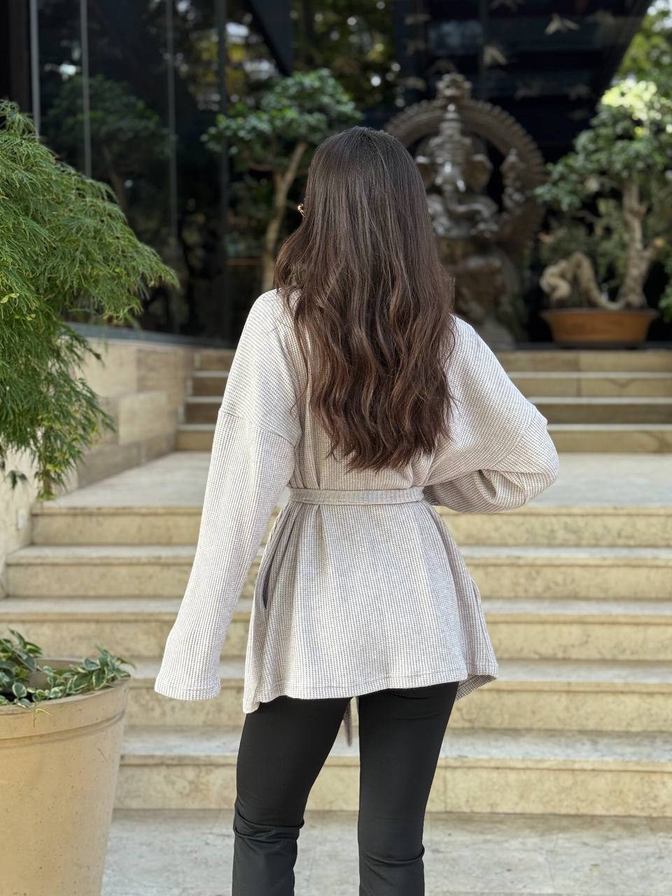 Женский вязанный кардиган серого цвета 35345