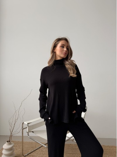 Жіночий в'язаний костюм чорного кольору 29954