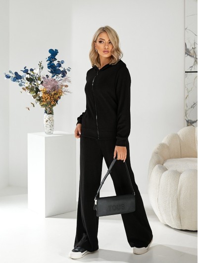 Жіночий в'язаний костюм на змiйцi чорного кольору 34521