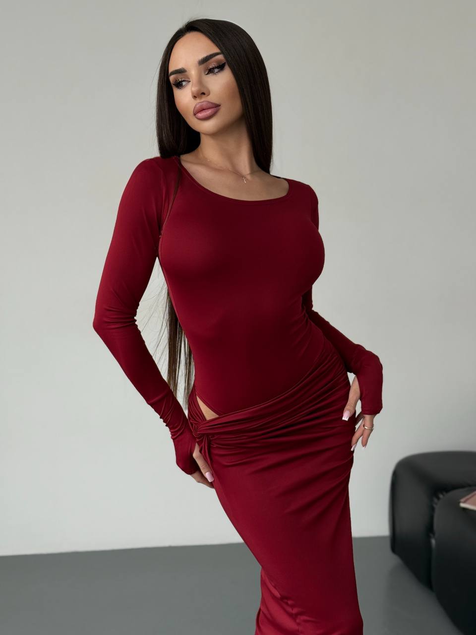 Жіночий вечірній костюм (боді+спідниця максі) бордового кольору 36054