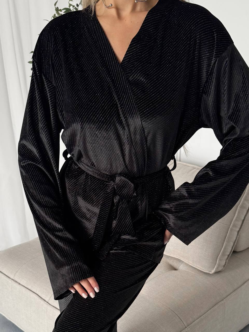 Жіночий вечiрнiй костюм з оксамита чорного кольору 36075