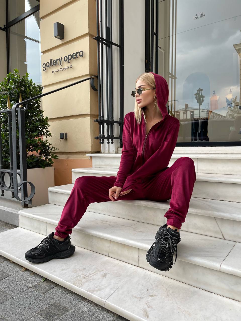 Жіночий велюровий костюм двійка бордового кольору 34579