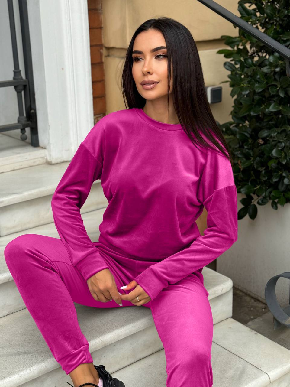 Жіночий велюровий костюм двійка малинового кольору 34132