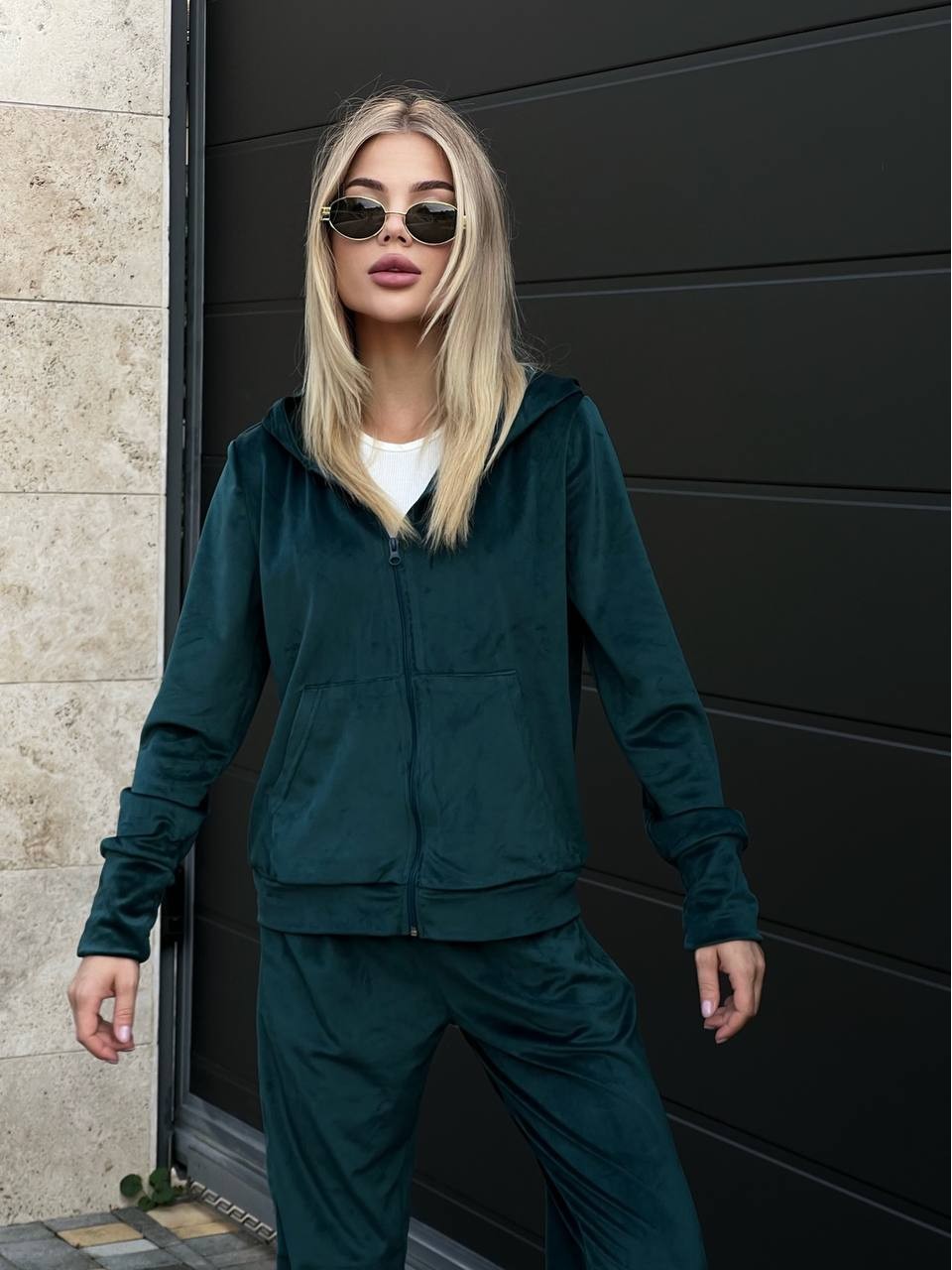 Жіночий велюровий костюм двійка смарагдового кольору 34580