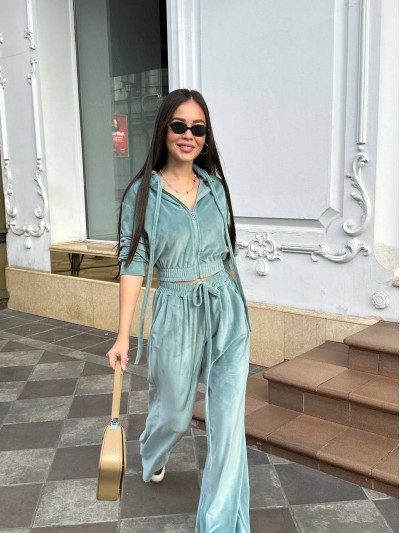 Жіночий велюровий костюм фiсташкового кольору 34788