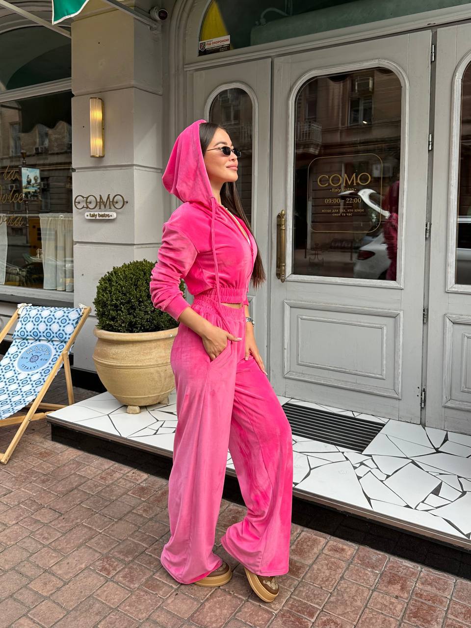 Жіночий велюровий костюм малинового кольору 34776