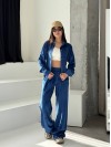 Женский велюровый костюм на пуговицах синего цвета 34662