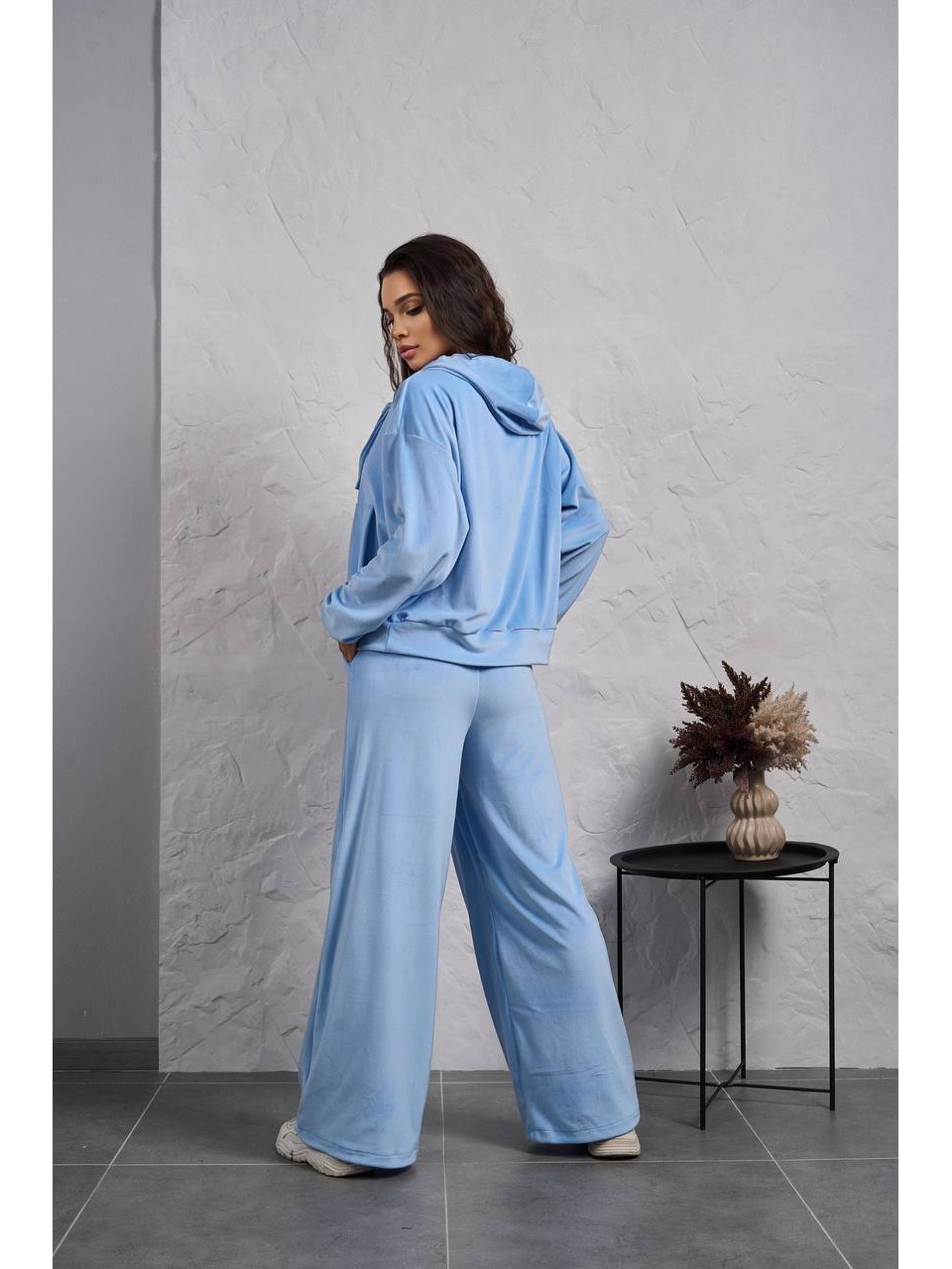 Жіночий велюровий костюм на змiйцi блакитного кольору 35513