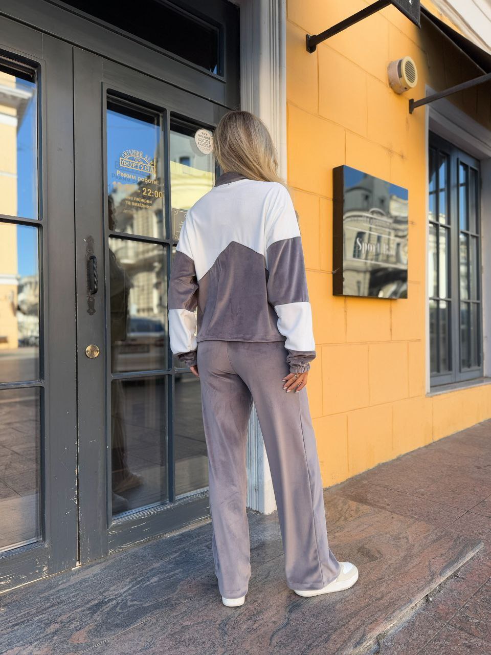 Жіночий велюровий костюм на змiйцi кавового кольору 34953