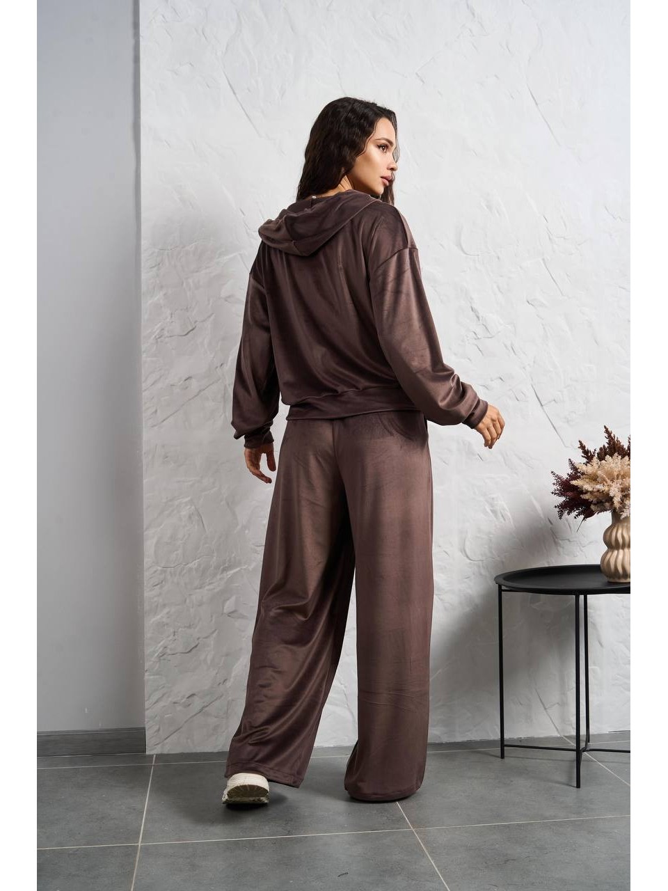 Жіночий велюровий костюм на змiйцi коричневого кольору 35515