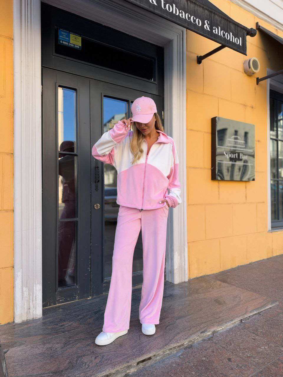 Женский велюровий костюм на змейке розового цвета 34952