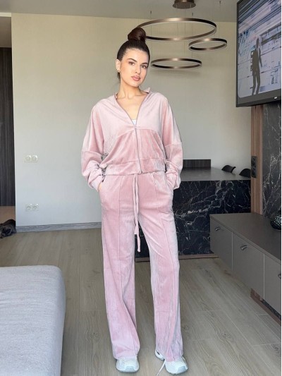 Жіночий велюровий костюм пудрового кольору 35640