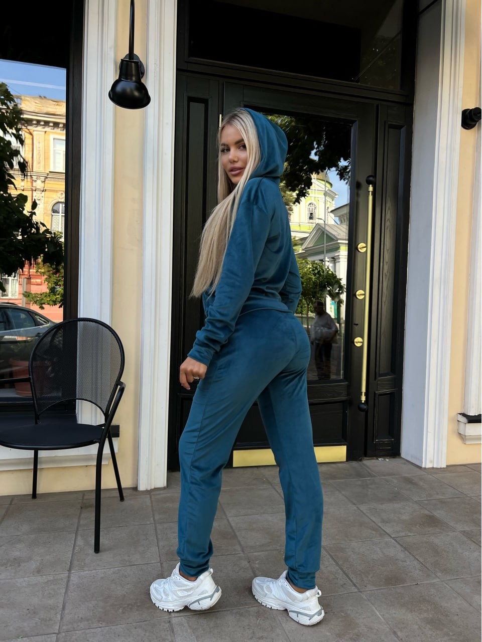 Жіночий велюровий костюм смарагдового кольору 26287