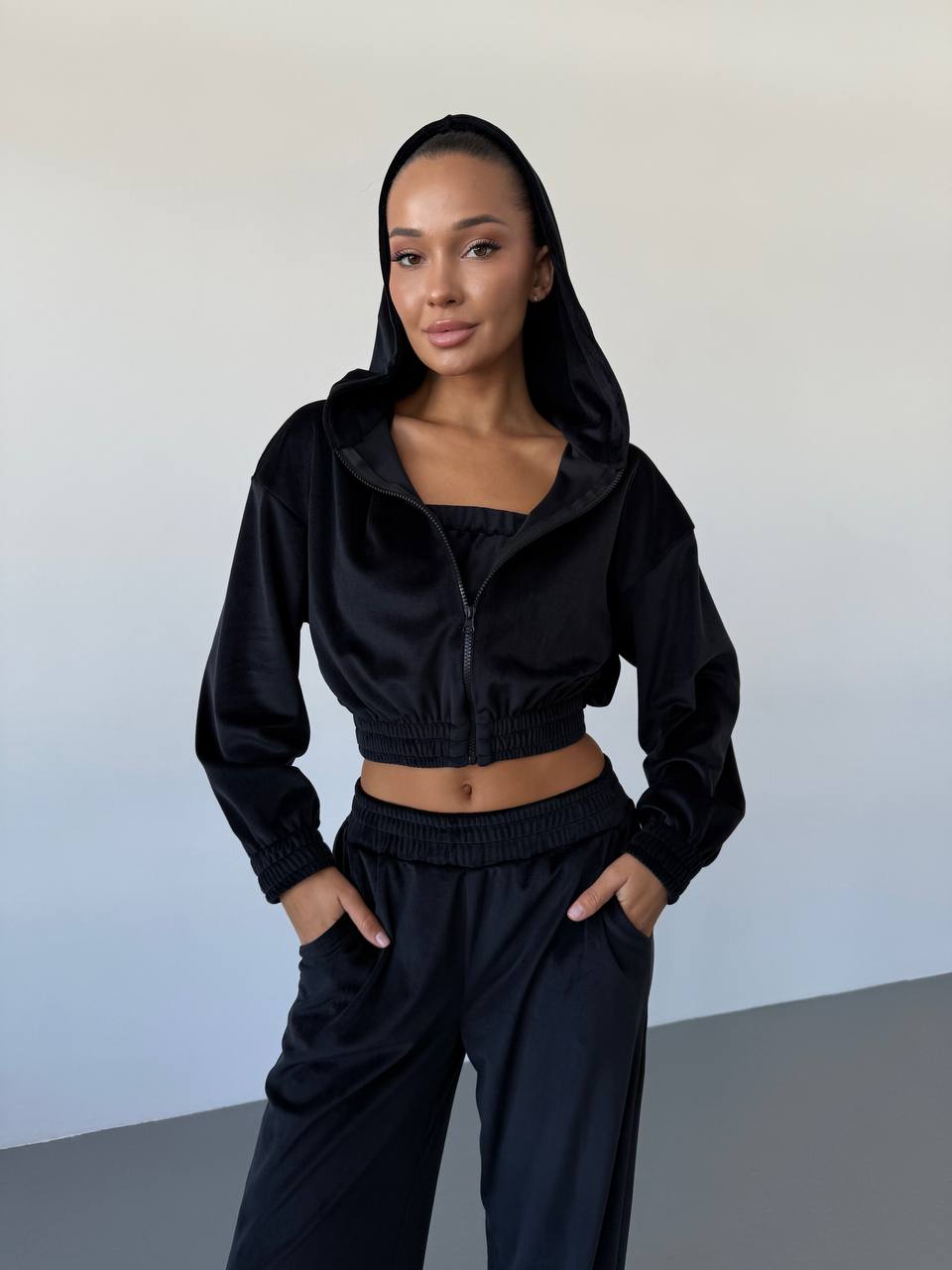 Жіночий велюровий костюм трійка чорного кольору 34398