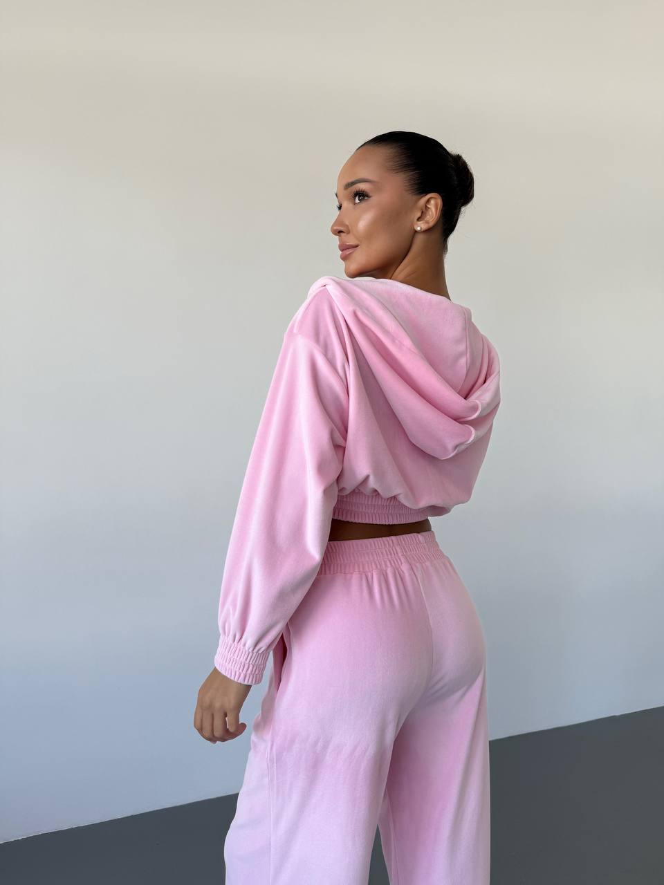 Жіночий велюровий костюм трійка рожевого кольору 34399