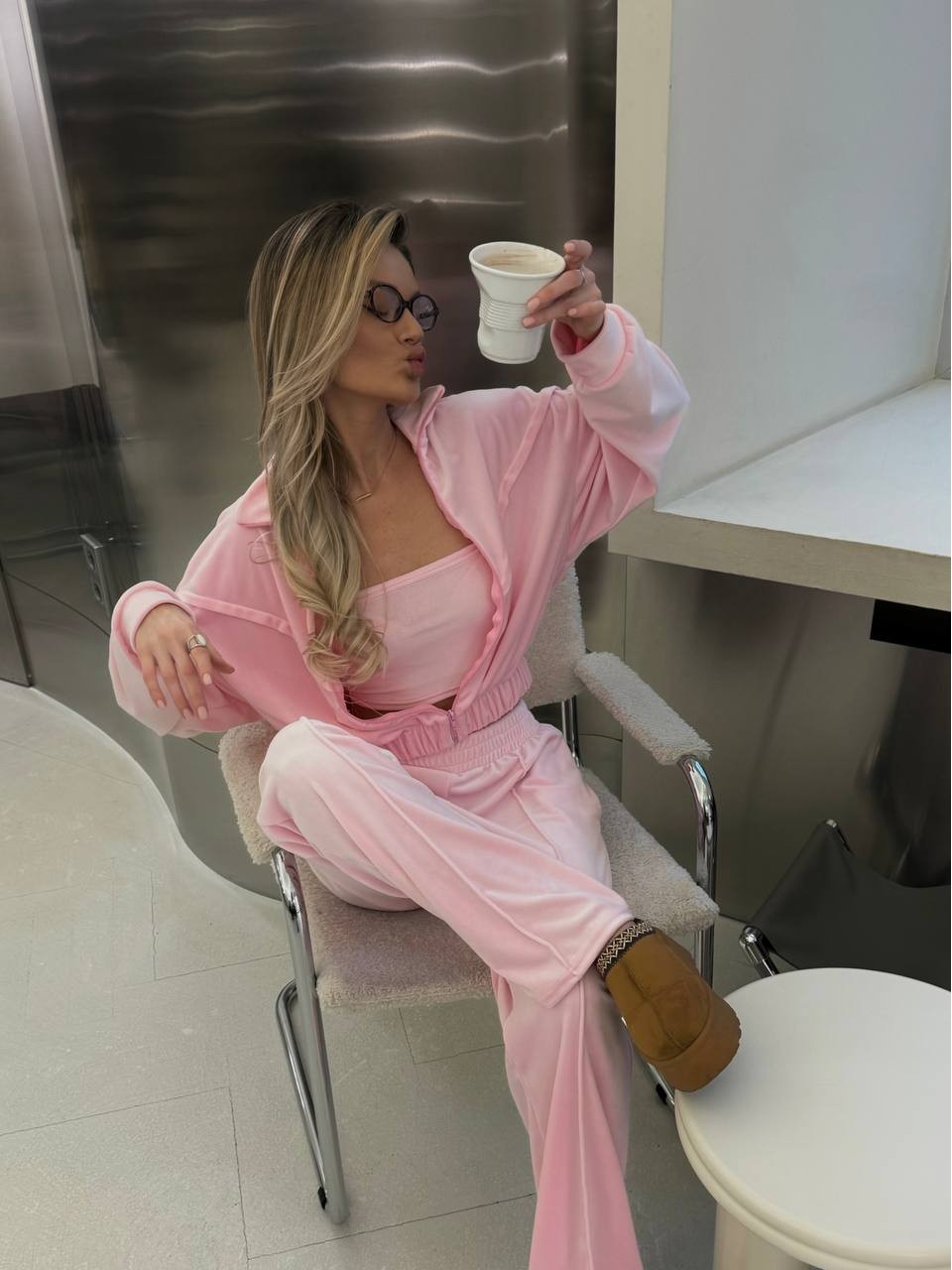 Жіночий велюровий костюм з топом рожевого кольору 35477