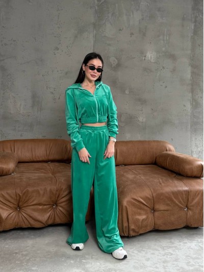 Жіночий велюровий костюм зеленого кольору 34781