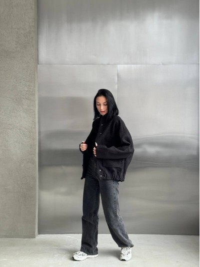 Жіночий вiльний бомбер чорного кольору 33938