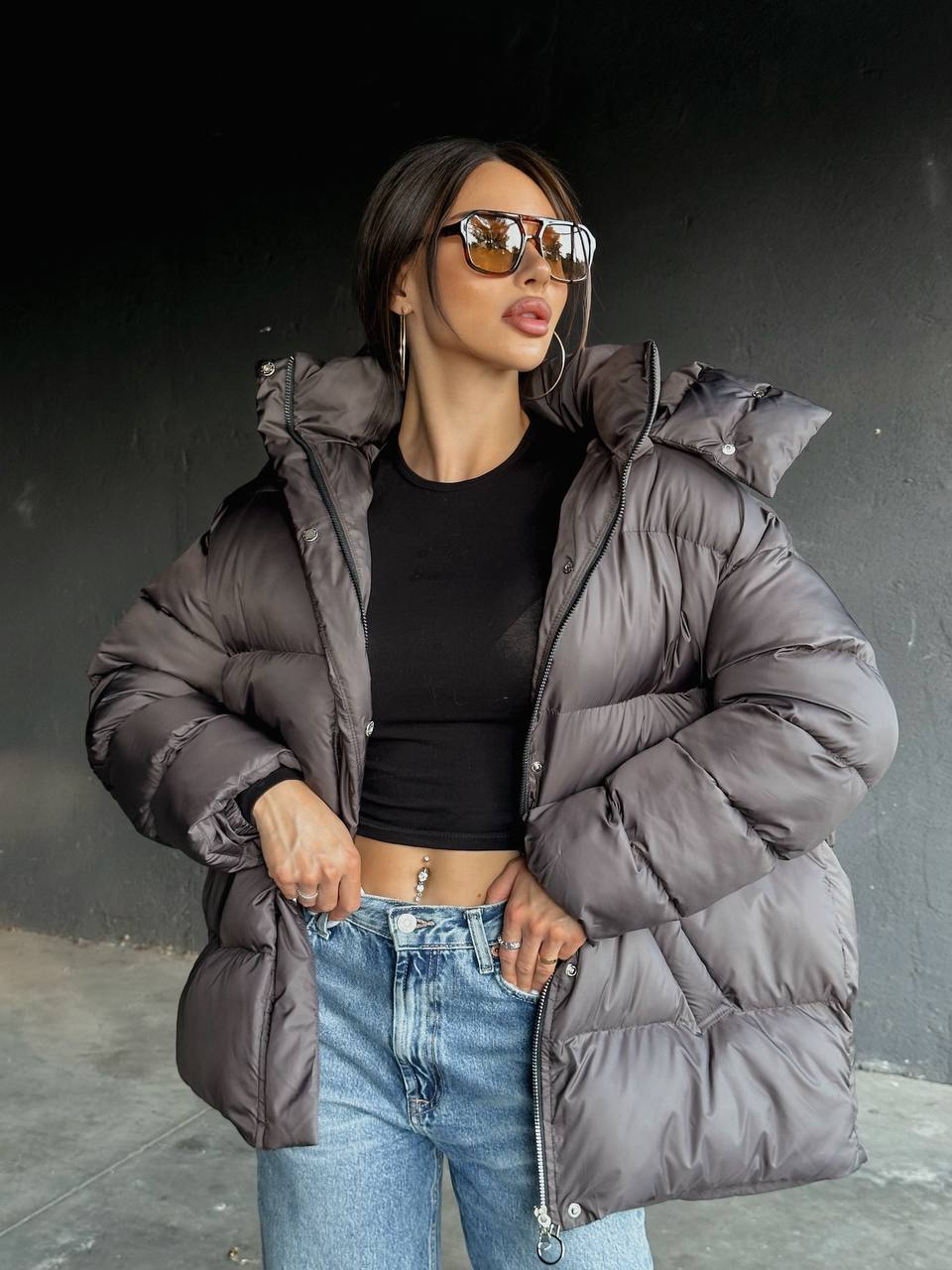 Жіночий зимовий пуховик коричневого кольору 35258